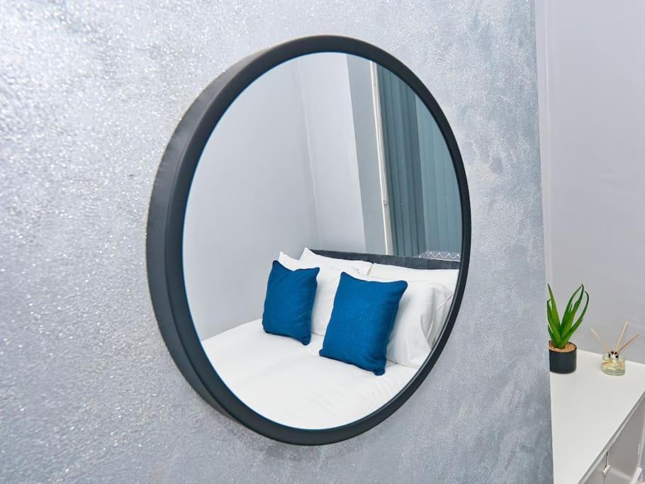 Holiday home *sleeps 9* Modern, 4 Bed House, Birmingham