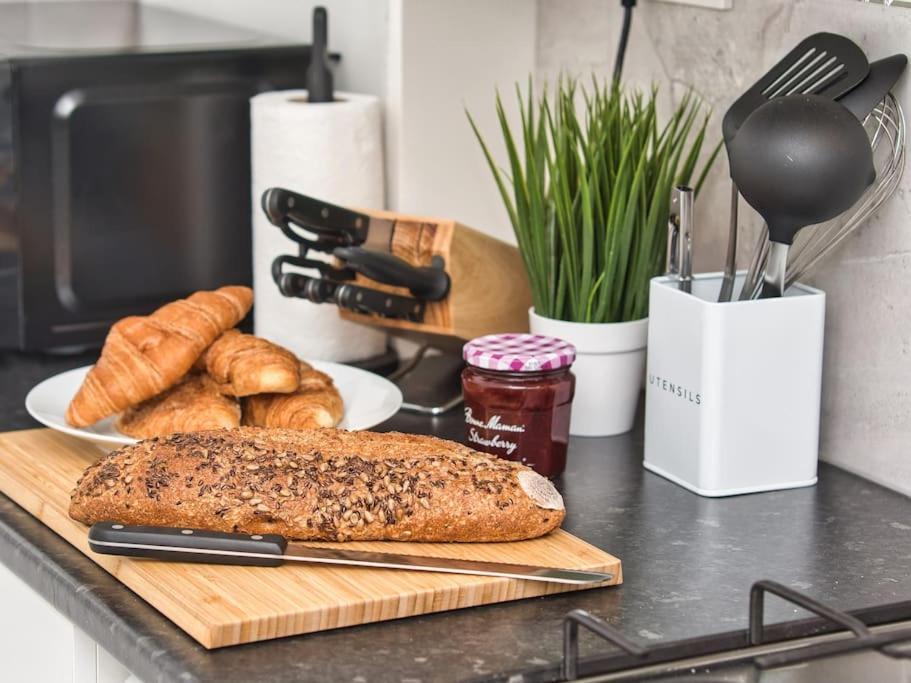 *sleeps 9* Modern, 4 Bed House, Birmingham